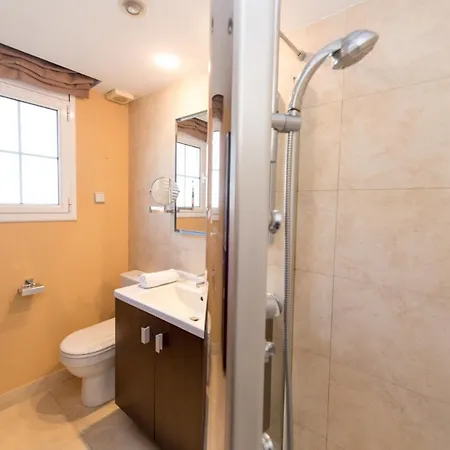 Homeholidaysrentals Royal *