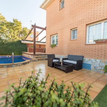 Homeholidaysrentals Royal 펜션 *